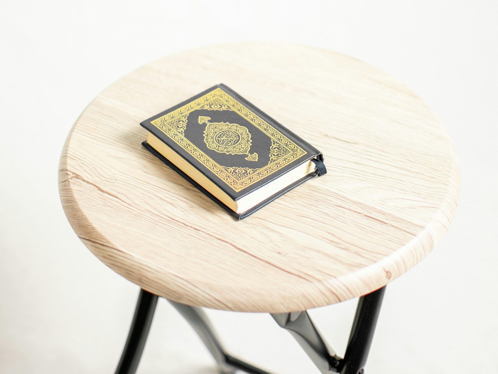 coran sur la table pour refléter la pureté de voir Mohamad sws