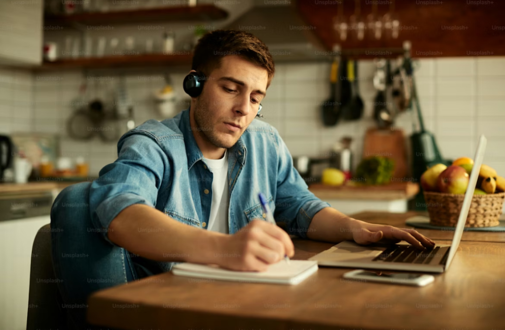 Freelance travaillant à domicile