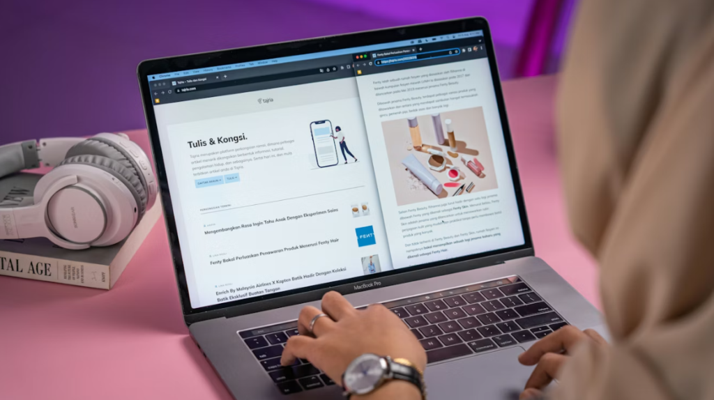 lecture d'articles en ligne sur ordinateur